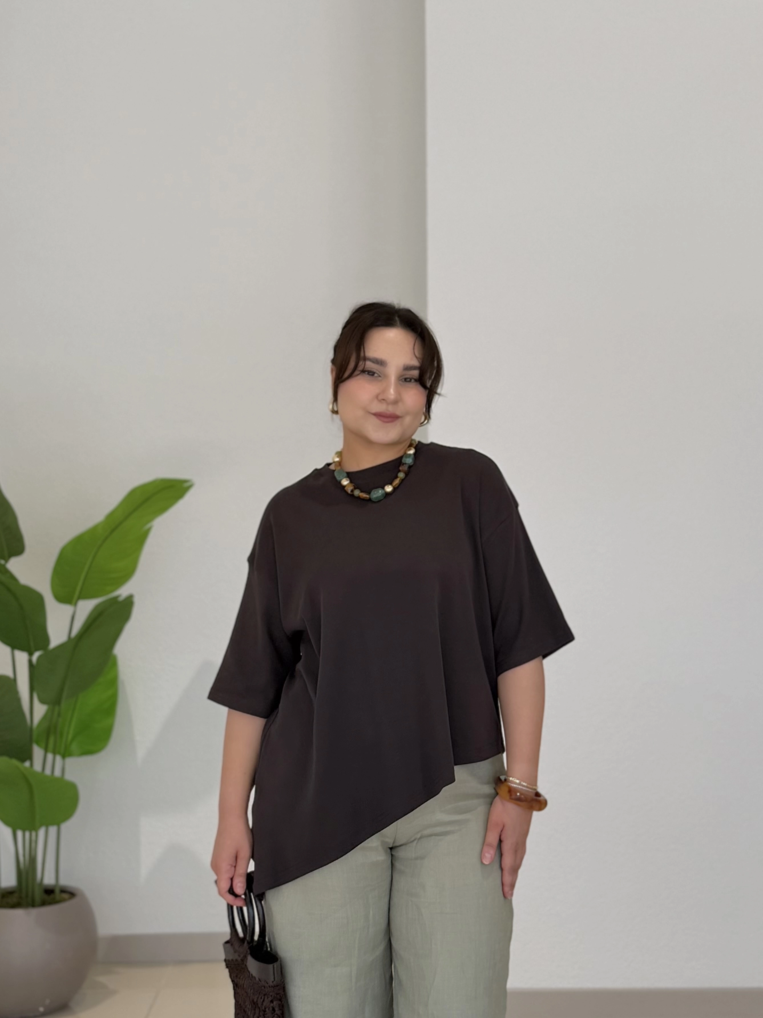 ASİMETRİK KESİM KISA KOLLU BLUZ - ACI KAHVE