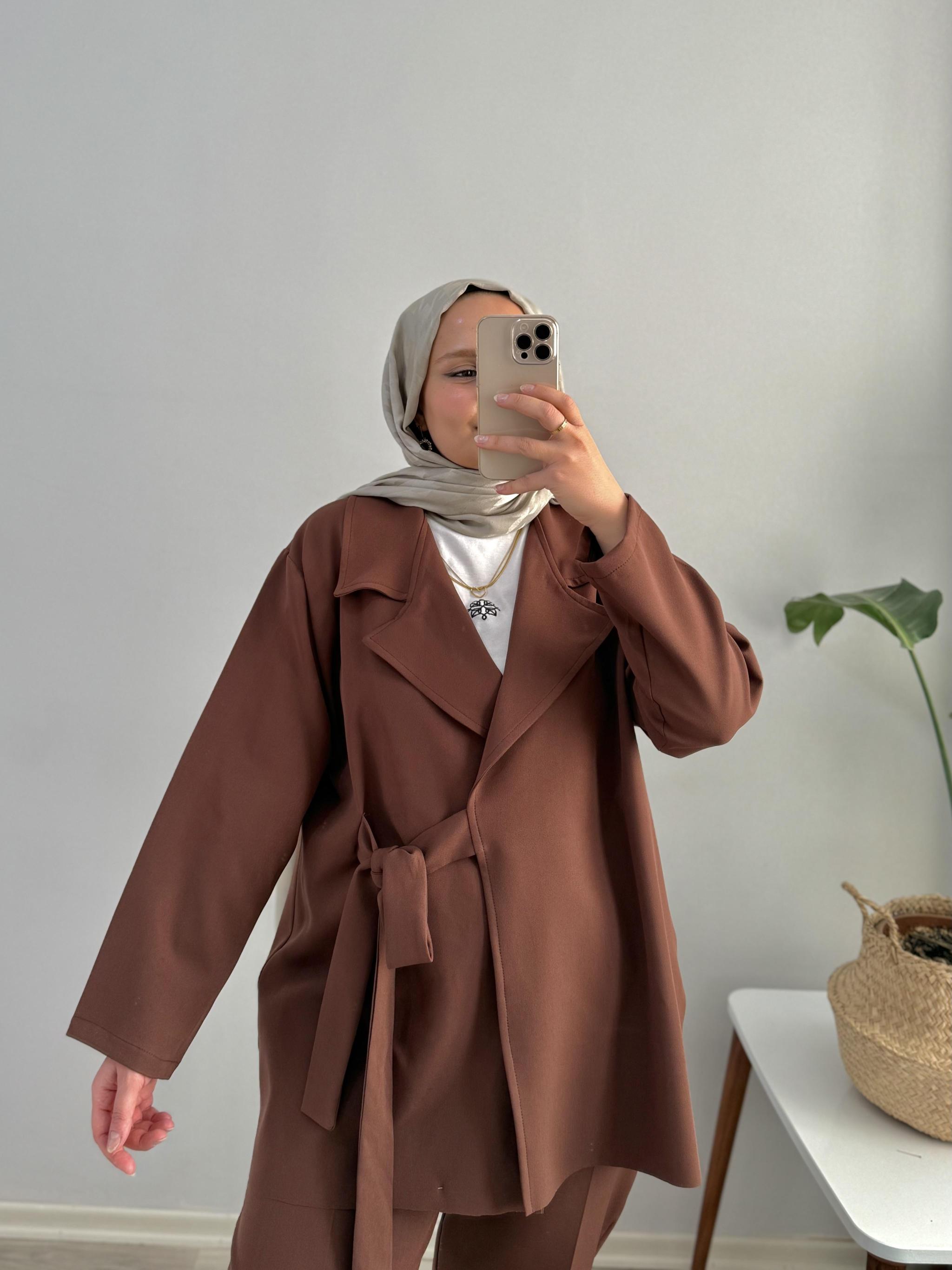 2’Lİ KREP BAĞLAMA DETAYLI CEKET TAKIM