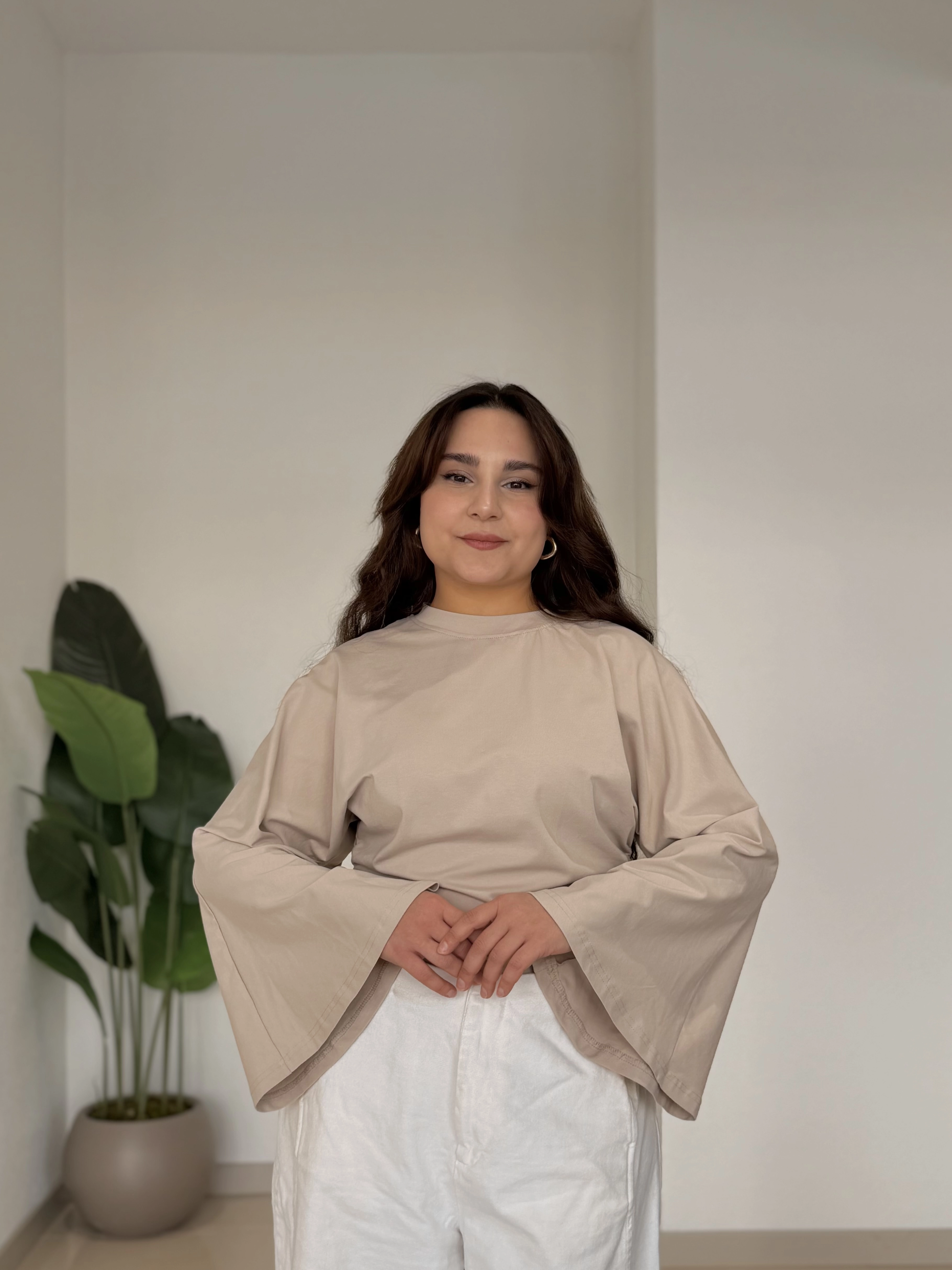 DRAPELİ YARASA KOLLU PAMUKLU BLUZ - BEJ