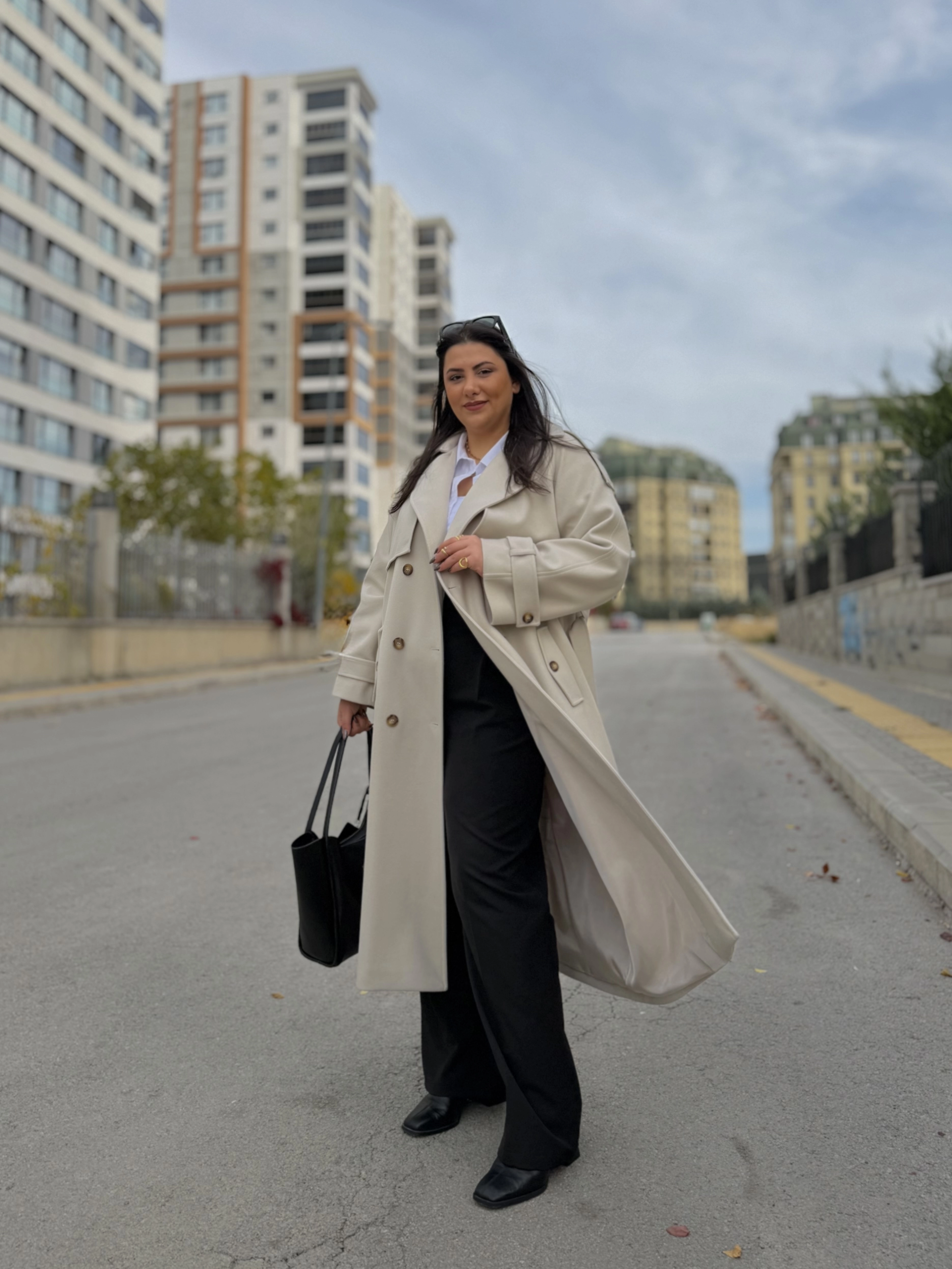 APOLET DETAYLI KAŞE KABAN -TAŞ RENGİ