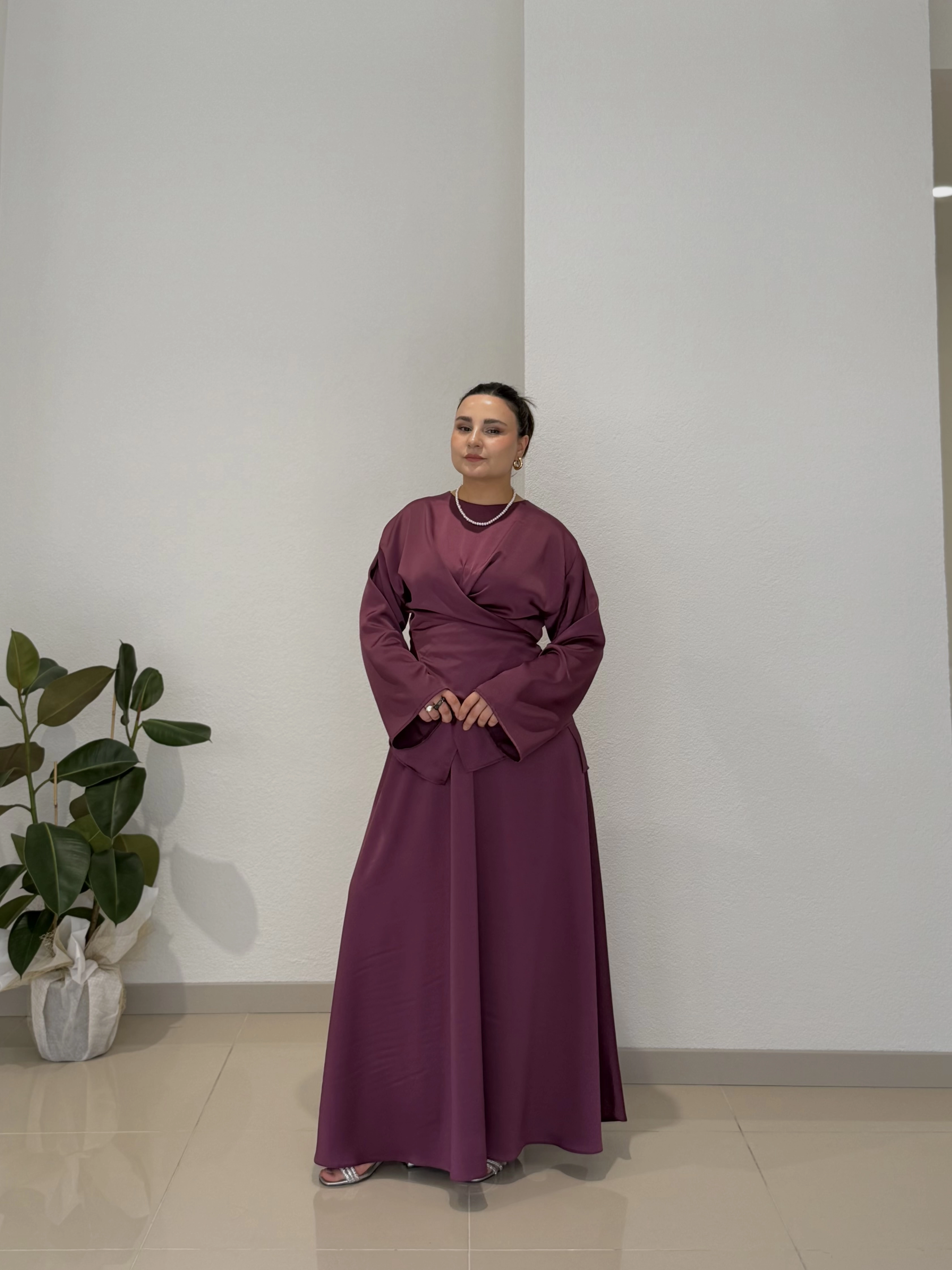 2’Lİ ZARA SATEN ÇAPRAZ BAĞLAMALI ETEKLİ ABİYE TAKIM - MÜRDÜM 