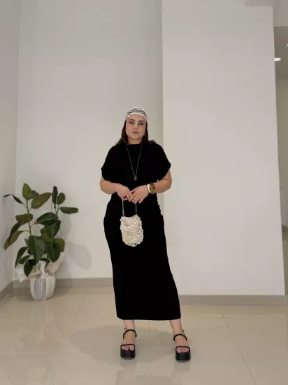 DRAPELİ YIRTMAÇLI MİDİ ELBİSE